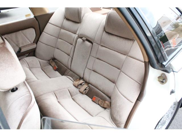 レパード 300ターボ グランドエディション 実走行30180km タイベル交換済・VG30ターボ・フルオリジナル・修復歴なし・ガレージ保管・禁煙車・クルコン・オートエアコン・純正マットガード・純正フロアマット・純正オーディオデッキ・純正15インチアルミ(28枚目)