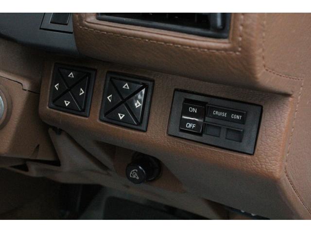 レパード 300ターボ グランドエディション 実走行30180km タイベル交換済・VG30ターボ・フルオリジナル・修復歴なし・ガレージ保管・禁煙車・クルコン・オートエアコン・純正マットガード・純正フロアマット・純正オーディオデッキ・純正15インチアルミ(34枚目)