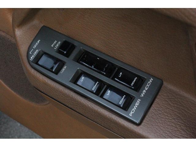 レパード 300ターボ グランドエディション 実走行30180km タイベル交換済・VG30ターボ・フルオリジナル・修復歴なし・ガレージ保管・禁煙車・クルコン・オートエアコン・純正マットガード・純正フロアマット・純正オーディオデッキ・純正15インチアルミ(35枚目)