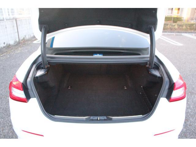 クアトロポルテ 8.4インチ AppleCarPlayナビ レッドレザー D車・SR・コンフォート&アシスタンスPKG・ハーマンカードン・レッドレザー・アダプティブクルーズ・レッドキャリパー・ウラ―ノ20AW・ウッドパネル・フィルム・GPSレーダー&ドラレコ・キャンセラー(18枚目)