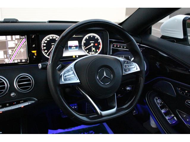 Ｓクラス Ｓ５５０　クーペ　ＡＭＧライン　８７００ｋｍ　Ｄ車・右Ｈ・パノラミックルーフ・黒革ベンチレーション・ブルメスターサウンド・パフュームアトマイザー・ヘッドアップディスプレイ・３６０°カメラ・Ｐトランク・純正ナビ地デジＢカメラ・純正２０ＡＷ・ＥＴＣ（15枚目）
