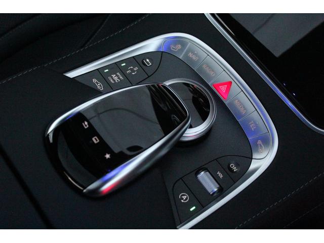 Ｓクラス Ｓ５５０　クーペ　ＡＭＧライン　８７００ｋｍ　Ｄ車・右Ｈ・パノラミックルーフ・黒革ベンチレーション・ブルメスターサウンド・パフュームアトマイザー・ヘッドアップディスプレイ・３６０°カメラ・Ｐトランク・純正ナビ地デジＢカメラ・純正２０ＡＷ・ＥＴＣ（24枚目）