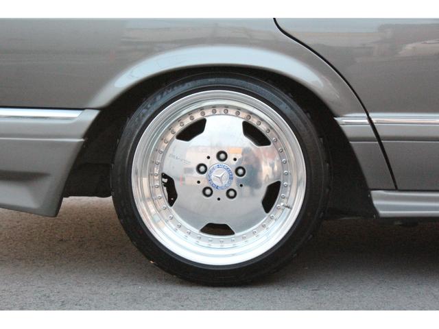 Sクラス 560SEL 修復歴なし 実走行 D車・左H・サンルーフ・黒革シートH・後席パワーシート・社外エアロ&マフラー&キーレス・クリアコーナーレンズ・リアガーニッシュ・AMG17AW・ETC(13枚目)