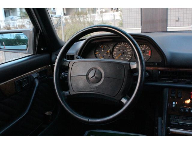 Sクラス 560SEL 修復歴なし 実走行 D車・左H・サンルーフ・黒革シートH・後席パワーシート・社外エアロ&マフラー&キーレス・クリアコーナーレンズ・リアガーニッシュ・AMG17AW・ETC(18枚目)