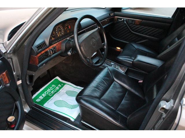 Sクラス 560SEL 修復歴なし 実走行 D車・左H・サンルーフ・黒革シートH・後席パワーシート・社外エアロ&マフラー&キーレス・クリアコーナーレンズ・リアガーニッシュ・AMG17AW・ETC(19枚目)