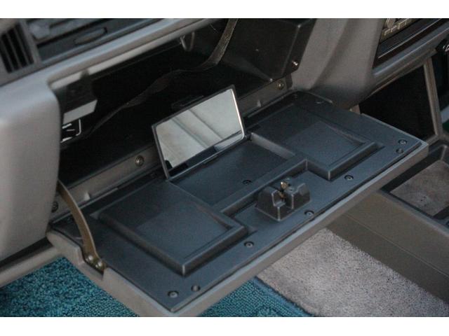 クラウン ２．８ロイヤルサルーン　鬼クラ　後期型　フェンダーミラー・純正カセットデッキ・純正ステアリング＆シフトノブ・オートクルーズ・オートエアコン・パワーウインドゥー・ＣＯＯＬＢＯＸ・デジタル時計・ローダウン・純正１４インチアルミ（24枚目）