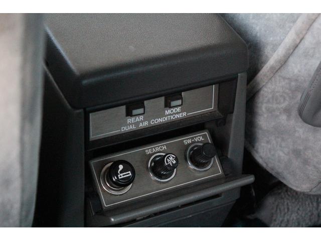 クラウン ２．８ロイヤルサルーン　鬼クラ　後期型　フェンダーミラー・純正カセットデッキ・純正ステアリング＆シフトノブ・オートクルーズ・オートエアコン・パワーウインドゥー・ＣＯＯＬＢＯＸ・デジタル時計・ローダウン・純正１４インチアルミ（26枚目）