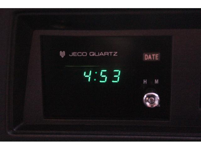 クラウン ２．８ロイヤルサルーン　鬼クラ　後期型　フェンダーミラー・純正カセットデッキ・純正ステアリング＆シフトノブ・オートクルーズ・オートエアコン・パワーウインドゥー・ＣＯＯＬＢＯＸ・デジタル時計・ローダウン・純正１４インチアルミ（35枚目）