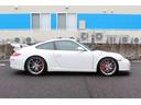 ９１１ＧＴ３　後期型・スポーツクロノＰＫＧ・スポーツエキゾースト・ＰＡＳＭ・ロールゲージ・キセノンヘッド・カロＨＤＤナビＣＤ・ＤＶＤビデオ・地デジ・地デジ・Ｂｌｕｅｔｏｏｔｈ・Ｂカメラ・ＥＴＣ・純正１９ＡＷ(2枚目)