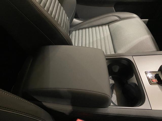 ディスカバリースポーツ ダイナミック　ＳＥ　Ｄ２００　ブラックパック　ブラックルーフ　ルーフレール　１９ブラックＡＷ　メリディアン　シートメモリー　プライバシーガラス　電動コラム　電動ゲート　オートハイビーム　２４モデル　（シートヒーター無）　元デモカー（36枚目）