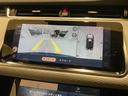 バックカメラの映像。もちろん、ガイドラインが表示されます。基本的に左がメイン画像で、右側がバーズビューとなります。 バーズビューの画面の、任意の場所にタッチすると・・・