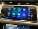 【スマートフォンパック】を標準装備しており、【AppleCarPlay】【AndroidAuto】の双方に対応します。グーグルマップやメッセージ機能を運転中にご利用いただけます。