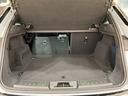 トランク容量は通常591リットル、4:2:4分割可倒リヤシートを倒せば最大1383リットルまで拡大します。