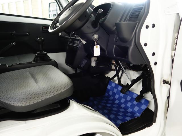 キャリイトラック KCエアコンパワステ 4型純正ディスプレイABカメラ 認定中古車 2WD  5速マニュアル セーフティーサポート 純正ディスプレイオーディオ バックカメラ フロアマットバイザー付  整備記録簿 保証書付 Ok保証 オートライト 軽自動車 貨物車(28枚目)