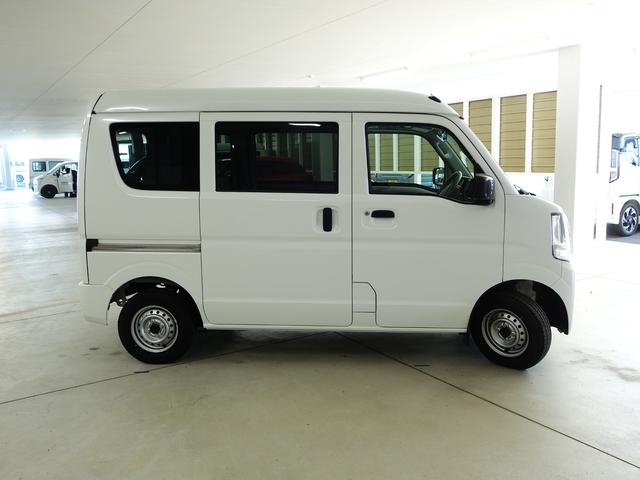 エブリイ PA 5型2WD AGS セーフティーサポート 新車保証継承 認定中古車 セーフティーサポート リヤパーキングセンサー 2WD AGS車 AMFMラジオ オートライト リヤスモークガラス フロアマット 新車保証継承(9枚目)