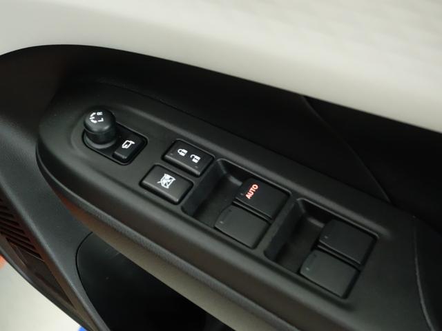 スイフト ＸＧ　セーフティーサポート　ワンオーナー　新車保証継承　認定中古車　セーフティーサポート　リヤパーキングセンサー　ＬＥＤヘッドライト　オートライト　クルーズコントロール　ステレオレス仕様　ステアリングオーディオスイッチ　シートヒーター　フロアマット（68枚目）