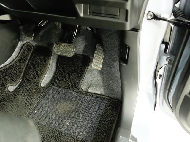 ワゴンＲ ＦＸ　４型　４ＷＤ　　ＣＤステレオ　フロアマット　認定中古車　４ＷＤ　　セーフティーサポート　リヤパーキングセンサー　フロアマット　リヤスモークガラス　キーレスプッシュスタート　　純正ＣＤステレオ　オートエアコン　新車保証継承（29枚目）