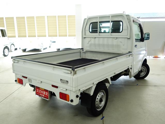 キャリイトラック ＫＵ　エアコン・パワステ　地区限定　ＤＡ６３Ｔ　１０型　パートタイム４ＷＤ　ＡＴ　ラジオ　荷台マット　ゲートアッパープレート　リヤゲートチェーン　フロアゴムマット　ドアバイザー　新車時保証書　取扱説明書　ＯＫ保証ミニ　ワンオーナー（7枚目）