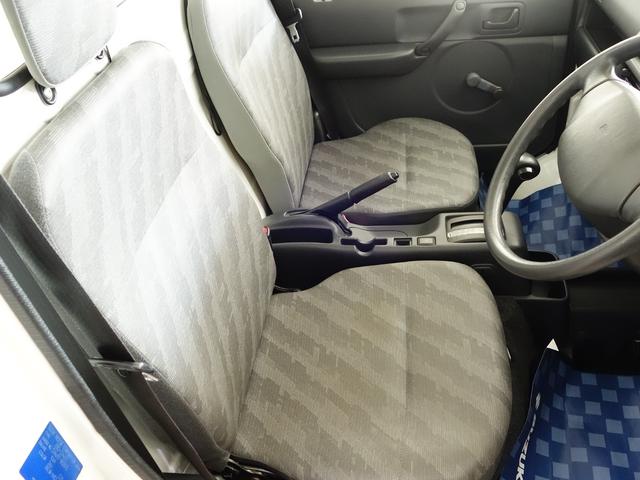 キャリイトラック ＫＵ　エアコン・パワステ　地区限定　ＤＡ６３Ｔ　１０型　パートタイム４ＷＤ　ＡＴ　ラジオ　荷台マット　ゲートアッパープレート　リヤゲートチェーン　フロアゴムマット　ドアバイザー　新車時保証書　取扱説明書　ＯＫ保証ミニ　ワンオーナー（24枚目）