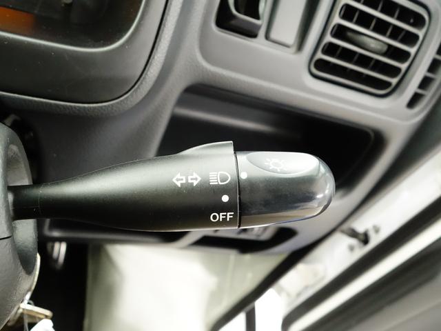 キャリイトラック ＫＵ　エアコン・パワステ　地区限定　ＤＡ６３Ｔ　１０型　パートタイム４ＷＤ　ＡＴ　ラジオ　荷台マット　ゲートアッパープレート　リヤゲートチェーン　フロアゴムマット　ドアバイザー　新車時保証書　取扱説明書　ＯＫ保証ミニ　ワンオーナー（27枚目）