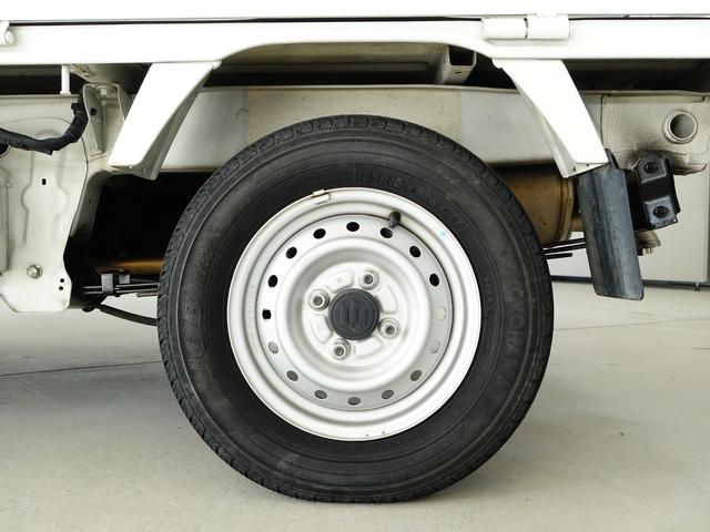 キャリイトラック ＫＵ　エアコン・パワステ　地区限定　ＤＡ６３Ｔ　１０型　パートタイム４ＷＤ　ＡＴ　ラジオ　荷台マット　ゲートアッパープレート　リヤゲートチェーン　フロアゴムマット　ドアバイザー　新車時保証書　取扱説明書　ＯＫ保証ミニ　ワンオーナー（52枚目）