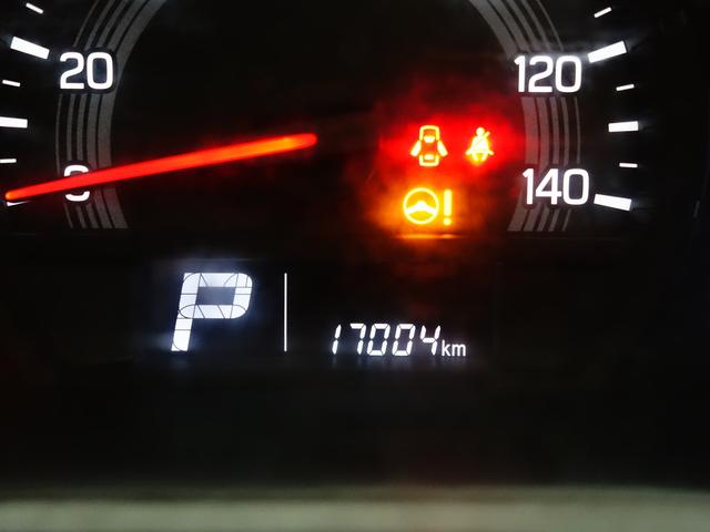 エブリイ ＰＡリミテッド　６型４ＷＤ　　オートマ　セーフティーサポート　認定中古車　４ＷＤ　　セーフティーサポート　リヤパーキングセンサー　アイドリングストップ　フロントパワーウインド　ＡＭＦＭラジオ　オートライト　リヤスモークガラス　キーレスエントリー　軽自動車　貨物車（14枚目）