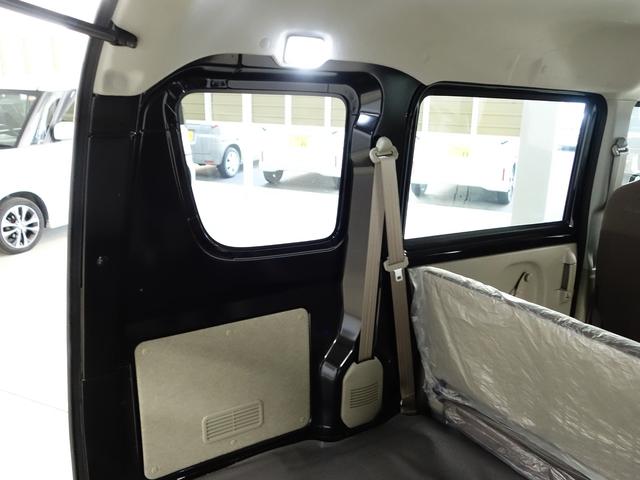エブリイ ＰＡリミテッド　６型４ＷＤ　　オートマ　セーフティーサポート　認定中古車　４ＷＤ　　セーフティーサポート　リヤパーキングセンサー　アイドリングストップ　フロントパワーウインド　ＡＭＦＭラジオ　オートライト　リヤスモークガラス　キーレスエントリー　軽自動車　貨物車（71枚目）