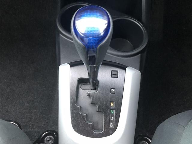 アクア S 初度登録年月から10年間もしくは累計走行距離が20万kmまでハイブリッド機構を無償修理します。ETC CD スマートキー キーレス ハイブリッド ワンオーナー(9枚目)