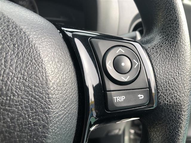 【ステアリングスイッチ】右です。ハンドルから手を離さず、運転に集中したまま手元でマルチインフォメーションディスプレイ内の表示切替などができます。