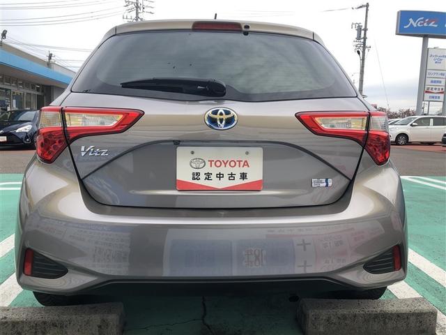 「バックフォルム」です。トランク・ラゲッジスペースには、多くの荷物を入れることが可能です。