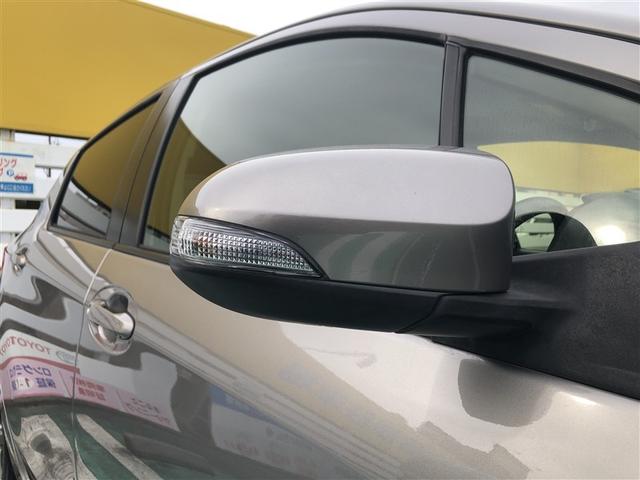 視認性の良いターンランプ付ドアミラーです。周りからどちらの曲がるかわかりやすくなっていて、安全性が向上しますね。