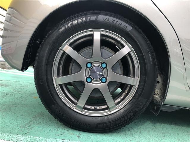 スポーティな印象を与えるアルミホイールです。どこまでも走っていきたくなるようなデザインですね♪アルミは放熱性にも優れています。