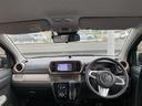 シンプルながら機能性溢れる運転席廻りです。視界性もよく、運転しやすいですよ。