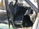 運転席はドライバーが居心地や運転席の快適性を左右する大切な場所です。目立った汚れもなくホールド感も良いので、心地よく使用いただけると思います。