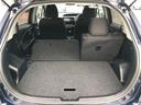 間口の広いラゲージスペース。荷物の出し入れが楽にできて大変便利です。リヤシートは6:4の分割になっていますので、乗車人数や荷物の量によってアレンジできます。