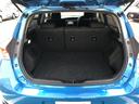 間口の広いラゲッジスペース。荷物の出し入れが楽にできて大変便利です。 リヤシートは6:4の分割になっていますので、乗車人数や荷物の量によってアレンジできます。