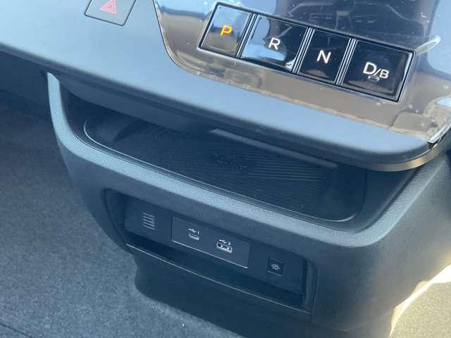 セレナ ｅ－４ＯＲＣＥ　ハイウェイスターＶ　１．４　ｅ－４ＯＲＣＥ　ハイウェイスターＶ　４ＷＤ　修理済み雹害車／アラウンドモニター／オート（12枚目）