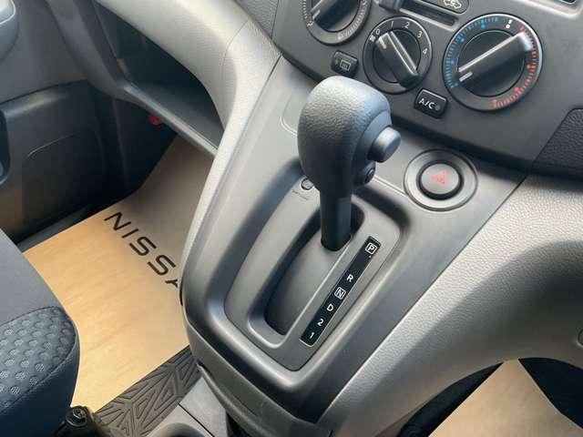 ＮＶ２００バネットバン １．６　ＧＸ　４ＷＤ　雹害車（10枚目）