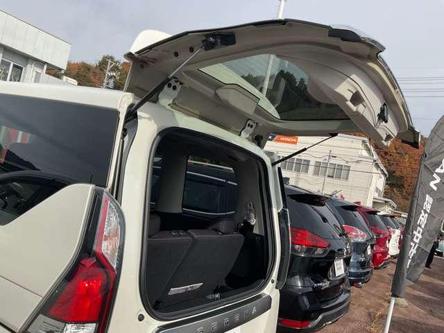 セレナ 2.0 ハイウェイスター VセレクションII 4WD プロパイロット/アラウンドモニター/オート(16枚目)