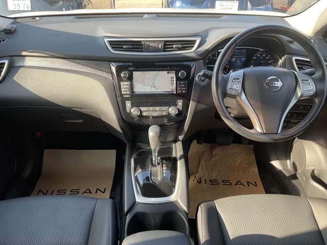 エクストレイル ２．０　２０Ｘ　ハイブリッド　エマージェンシーブレーキパッケージ　４ＷＤ　アラウンドモニター／オートライト／クルーズ（4枚目）