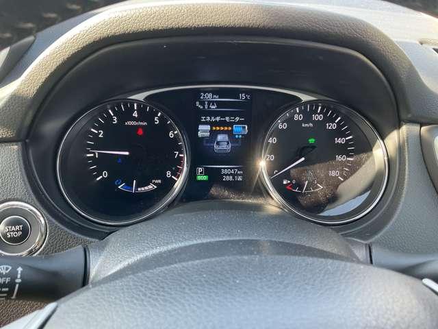 エクストレイル ２．０　２０Ｘ　ハイブリッド　エマージェンシーブレーキパッケージ　４ＷＤ　アラウンドモニター／オートライト／クルーズ（5枚目）