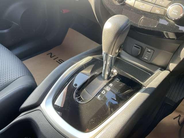 エクストレイル ２．０　２０Ｘ　ハイブリッド　エマージェンシーブレーキパッケージ　４ＷＤ　アラウンドモニター／オートライト／クルーズ（13枚目）