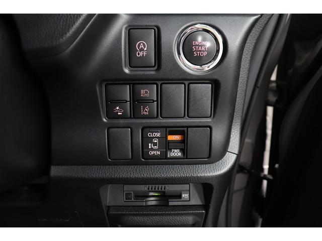 ノア Ｘ　ブレーキサポート　イモビライザー　アイドリングストッ　メンテナンスノート　ＡＵＸ　デュアルエアコン　ワンオーナー車　クルーズＣ　バックモニタ－　ＬＥＤランプ　スマートキ　オートエアコン　ＥＳＣ　３列（7枚目）