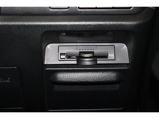 ノア Ｘ　ブレーキサポート　イモビライザー　アイドリングストッ　メンテナンスノート　ＡＵＸ　デュアルエアコン　ワンオーナー車　クルーズＣ　バックモニタ－　ＬＥＤランプ　スマートキ　オートエアコン　ＥＳＣ　３列（8枚目）
