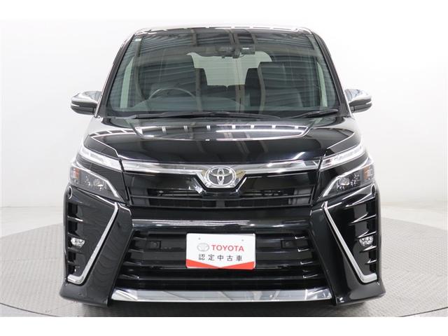 ヴォクシー ＺＳ　煌ＩＩＩ　プリクラッシュ　スマートキ　アイスト　ＤＶＤ再生機能　記録簿付き　横滑り防止装置　ナビＴＶ　アルミ　三列シート　ＷＡＣ　盗難防止　オートエアコン　キーレス　ＥＴＣ装備　パワステ　メモリナビ　クルコン（10枚目）