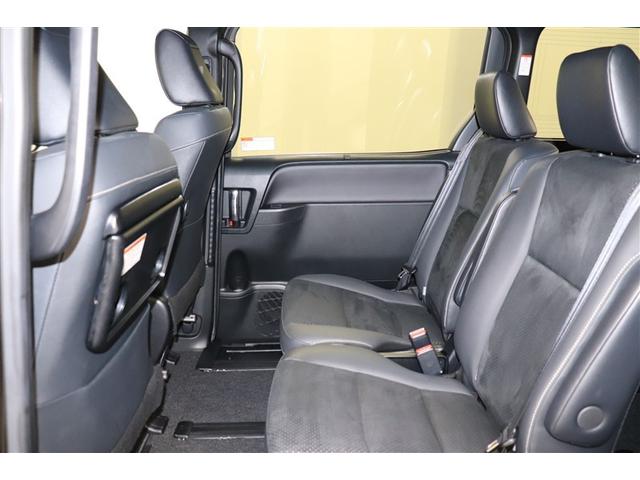 ヴォクシー ＺＳ　煌ＩＩＩ　プリクラッシュ　スマートキ　アイスト　ＤＶＤ再生機能　記録簿付き　横滑り防止装置　ナビＴＶ　アルミ　三列シート　ＷＡＣ　盗難防止　オートエアコン　キーレス　ＥＴＣ装備　パワステ　メモリナビ　クルコン（17枚目）