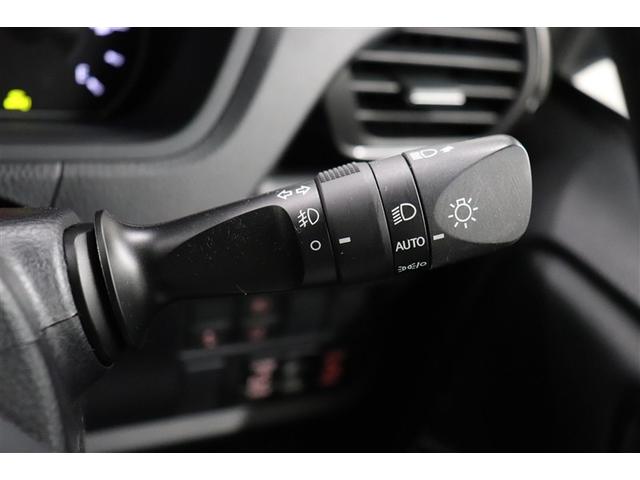 ヴォクシー ＺＳ　煌ＩＩＩ　プリクラッシュ　スマートキ　アイスト　ＤＶＤ再生機能　記録簿付き　横滑り防止装置　ナビＴＶ　アルミ　三列シート　ＷＡＣ　盗難防止　オートエアコン　キーレス　ＥＴＣ装備　パワステ　メモリナビ　クルコン（22枚目）