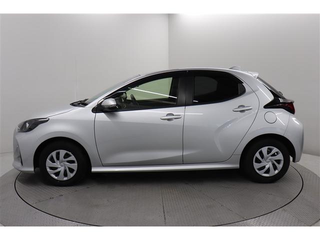 ヤリス Ｘ　ＰＣＳ　スマートキーシステム　横滑り防止装置付き　記録簿有　ワイヤレスキー　バックガイドモニター　盗難防止　サイドエアバック　エアコン　Ｗエアバッグ　パワーウインドウ　パワステ　運転席エアバッグ　ナビ（12枚目）