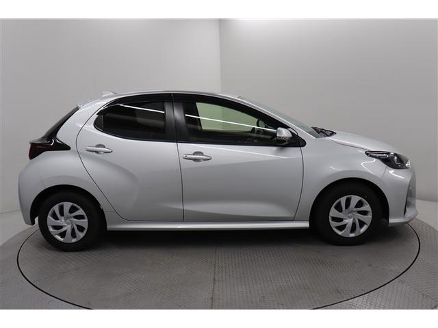 ヤリス Ｘ　ＰＣＳ　スマートキーシステム　横滑り防止装置付き　記録簿有　ワイヤレスキー　バックガイドモニター　盗難防止　サイドエアバック　エアコン　Ｗエアバッグ　パワーウインドウ　パワステ　運転席エアバッグ　ナビ（13枚目）