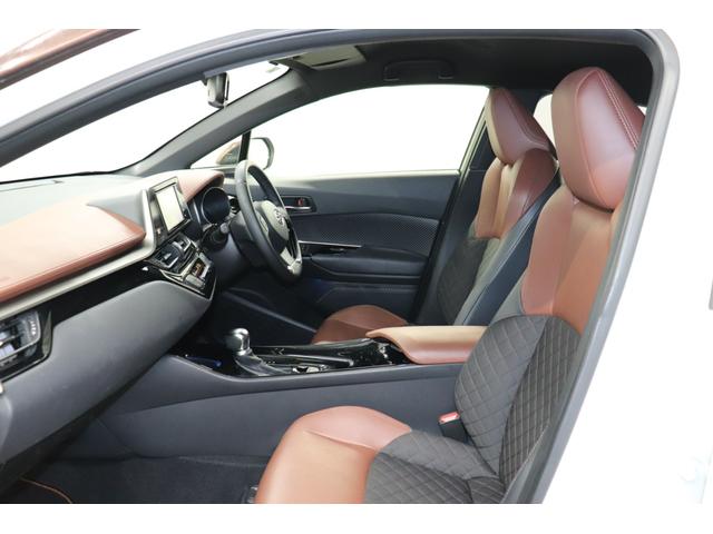 Ｃ－ＨＲ Ｇ　モード　ブルーノ　ワンオーナー　フルセグ　メモリーナビ　メディアプレイヤー接続　ＣＤ／ＤＶＤ再生　ドライブレコーダー　バックモニター　ＥＴＣ　純正アルミホイール　ＬＥＤヘッドライト　ブラインドスポットモニタ　衝突回避（20枚目）